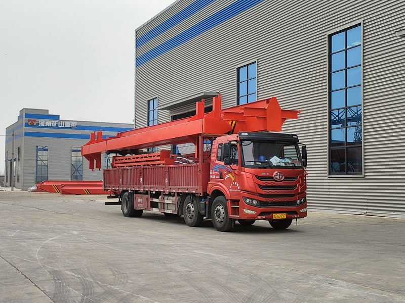 2臺電動葫蘆門式起重機 MHxh10t—13m 發(fā)往河南焦作交付客戶使用。