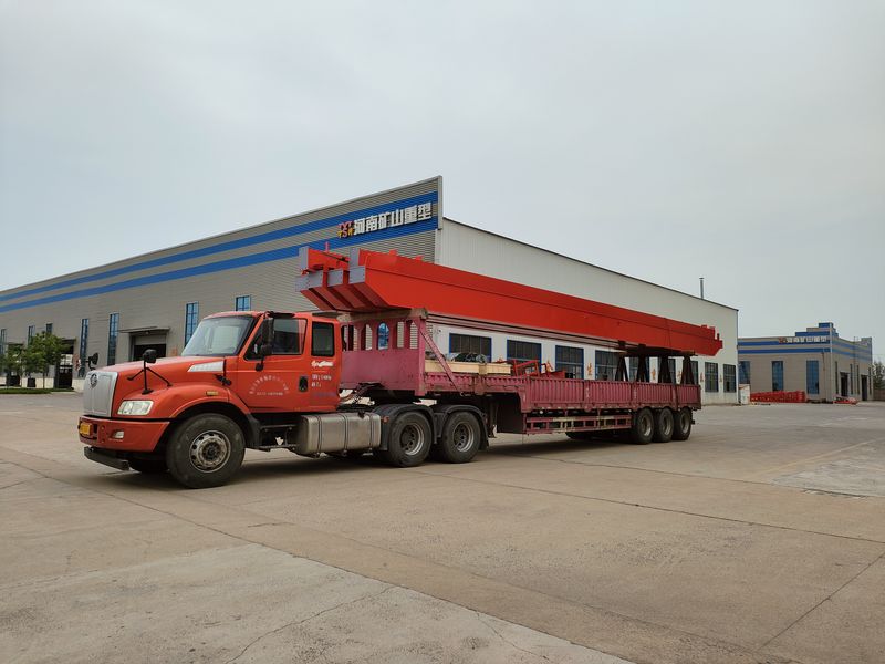 電動葫蘆橋式起重機(jī) 3臺 LH5t-17m 制作完成，發(fā)往河南漯河交付客戶使用。