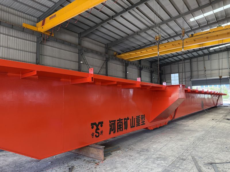 河北邯鄲某鋼鐵貿(mào)易商，2025年已在我公司采購四臺MG通用門式起重機(jī)，我公司根據(jù)客戶的實(shí)際使用工況，按需設(shè)計制作，滿足客戶的要求。